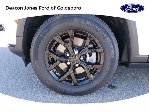 Used 2024 Jeep Grand Cherokee L Altitude image 13