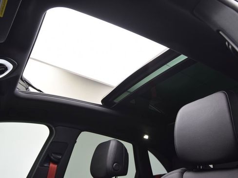 Used 2021 Porsche Macan image 18