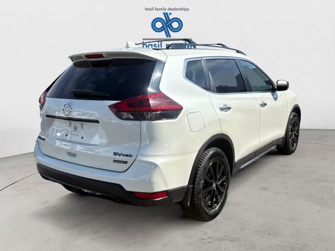 Used 2018 Nissan Rogue SV image 5