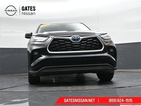 Used 2022 Toyota Highlander XLE image 37