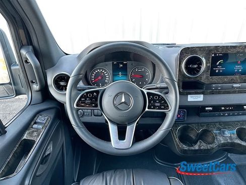 Used 2023 Mercedes-Benz Sprinter 3500 image 16