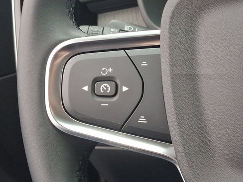 New 2025 Volvo XC40 B5 Core w/ Protection Package Premier image 15