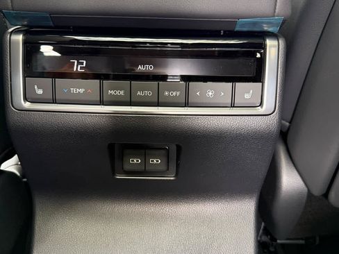 Used 2026 Lexus GX 550 w/ Accessory Package (2T) AWD/4WD image 16