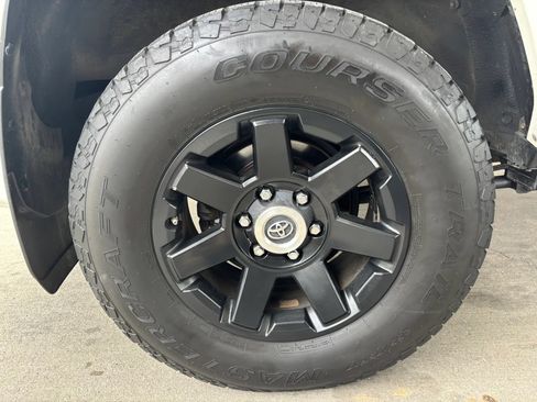 Used 2016 Toyota 4Runner Trail Premium w/ Four Season Floor Mat Package AWD/4WD image 19