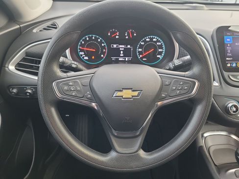 Used 2025 Chevrolet Malibu LT FWD image 17