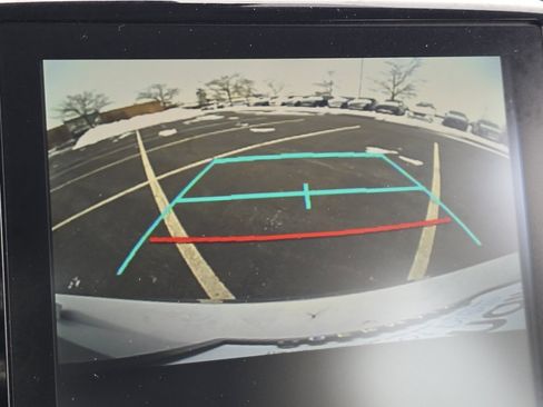 Used 2021 Toyota Prius Prime XLE image 4