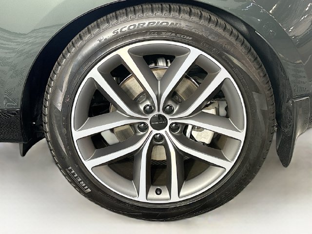 New 2026 Land Rover Range Rover Long Wheelbase SE AWD/4WD image 28
