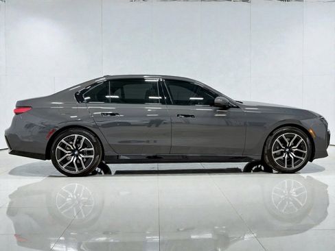 Used 2024 BMW i7 xDrive60 image 5