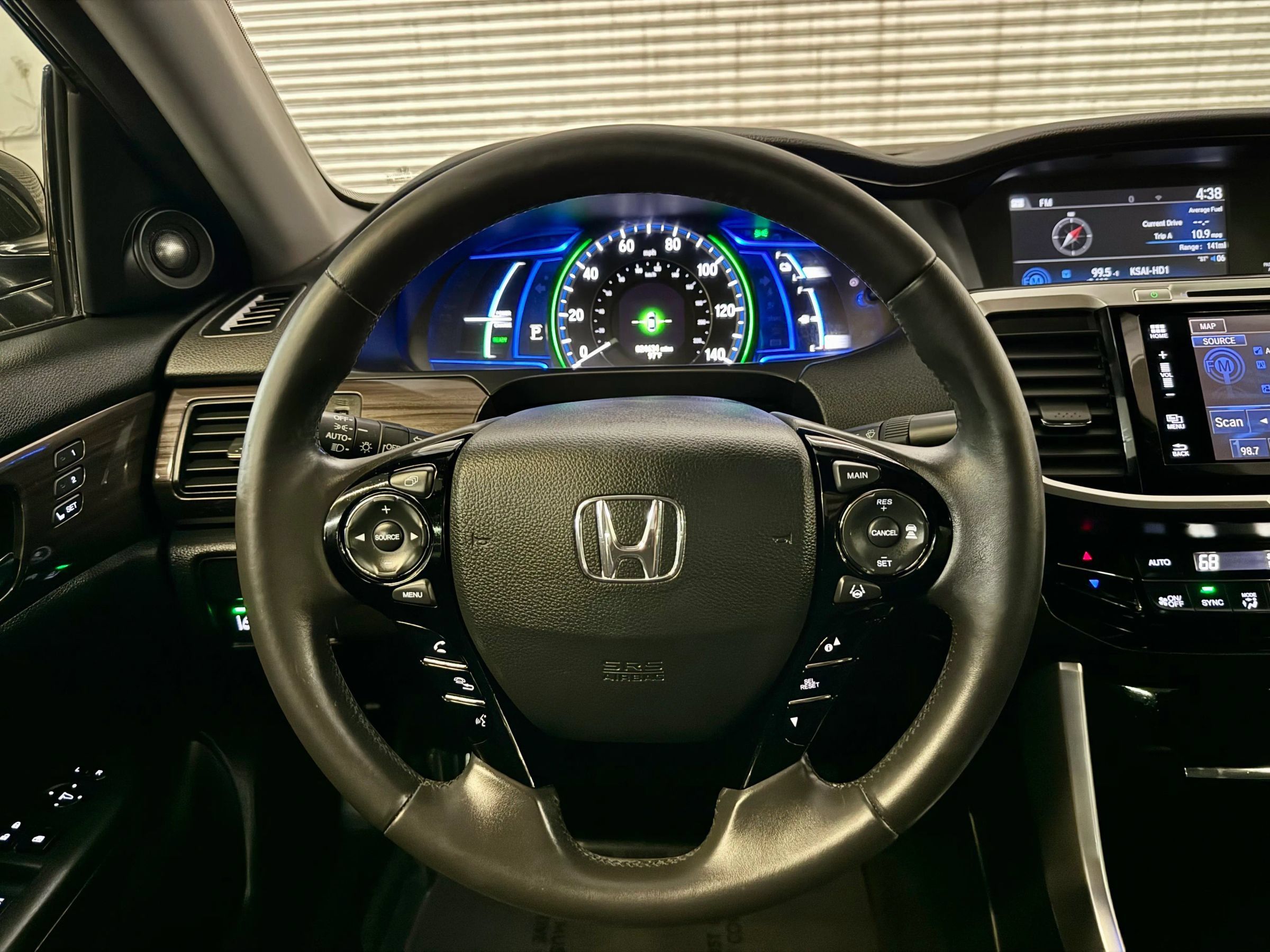 Used 2017 Honda Accord Touring image 14