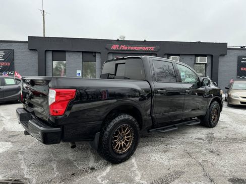 Used 2021 Nissan Titan SV w/ Accessory Utility Package image 4