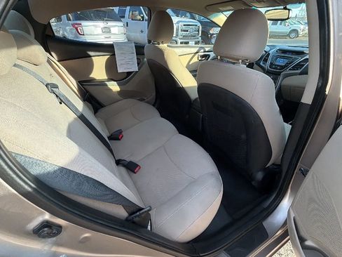 Used 2016 Hyundai Elantra SE w/ Option Group 02 image 11