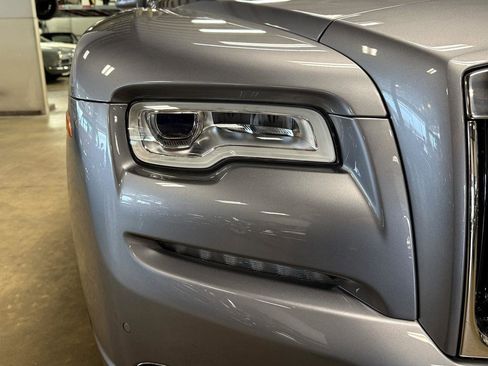 Used 2019 Rolls-Royce Dawn image 24