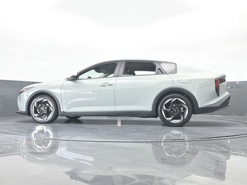 Used 2025 Kia K4 EX image 57