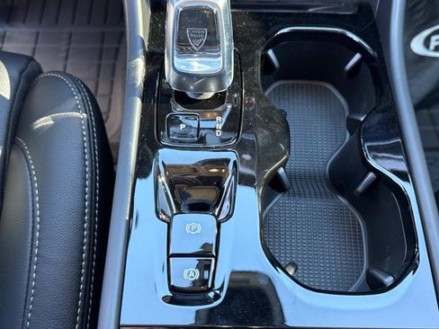 New 2026 Volvo XC40 B5 Ultra w/ Climate Package image 25