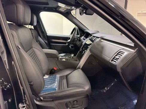 Certified 2025 Land Rover Discovery Dynamic SE AWD/4WD image 25