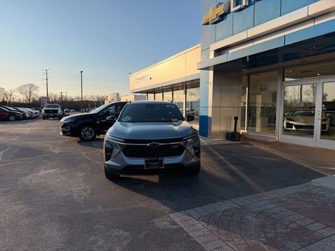 Certified 2026 Chevrolet Trax RS image 2