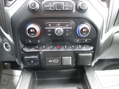 Used 2021 Chevrolet Silverado 1500 LT Trail Boss w/ Convenience Package II image 16