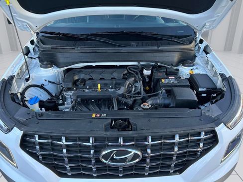 Used 2025 Hyundai Venue Limited image 10