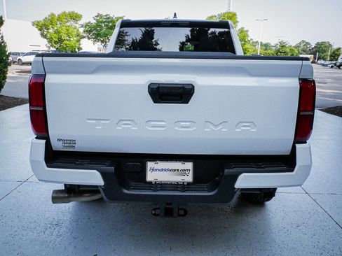 Used 2026 Toyota Tacoma SR5 RWD image 9