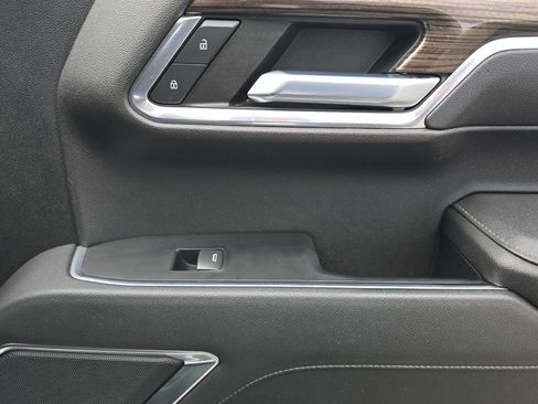 Used 2022 Chevrolet Silverado 1500 LT w/ Z71 Off-Road Package image 19