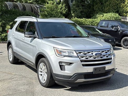 Used 2018 Ford Explorer XLT w/ Equipment Group 202A image 1