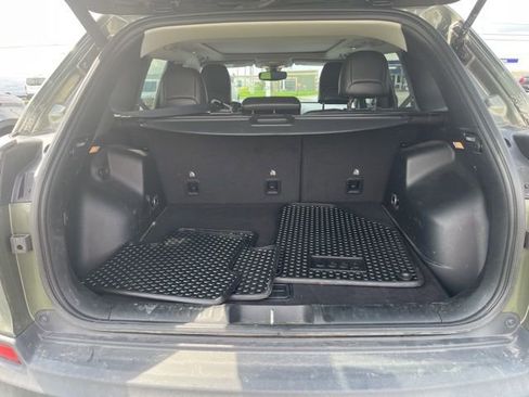 Used 2020 Jeep Cherokee Trailhawk w/ Comfort & Convenience Group image 2