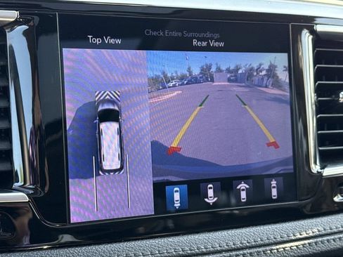 Used 2017 Chrysler Pacifica Limited FWD image 15