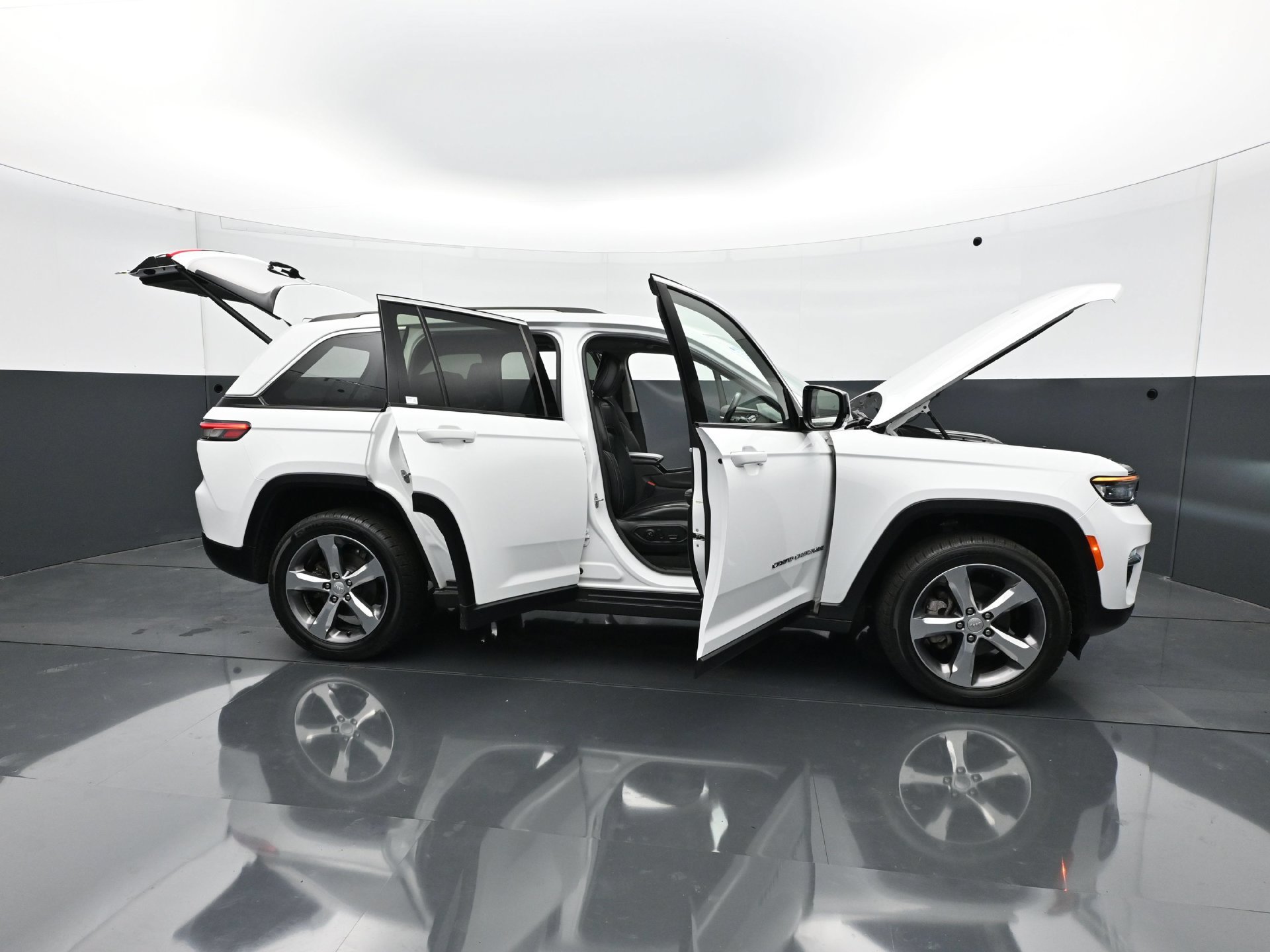 Used 2022 Jeep Grand Cherokee Limited AWD/4WD image 37