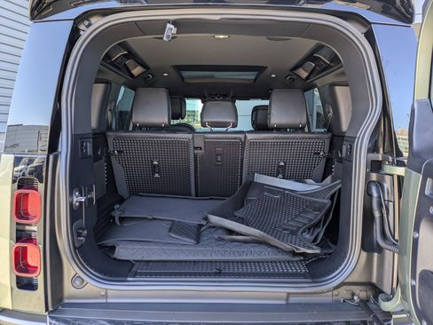 Certified 2024 Land Rover Defender 110 X-Dynamic SE image 28