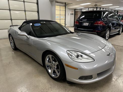 Used 2008 Chevrolet Corvette Convertible w/ Preferred Equipment Group image 2