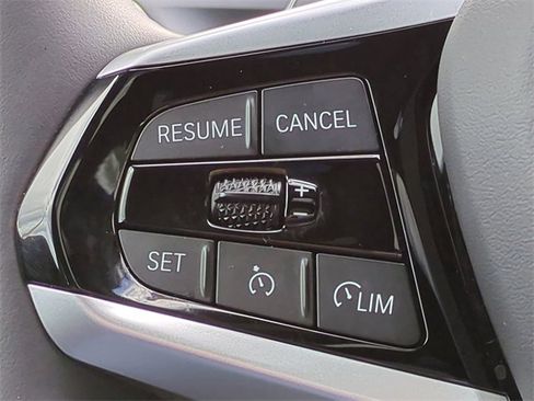 Used 2025 BMW 330i Sedan image 25