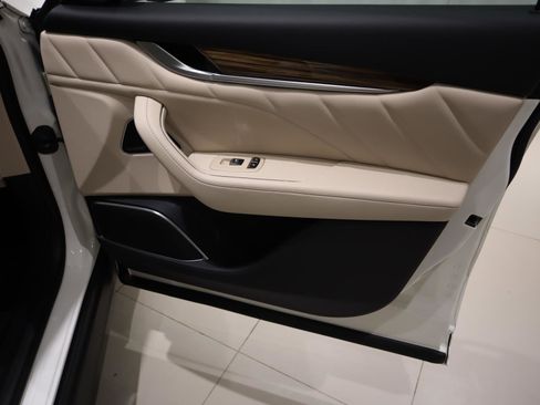 Used 2022 Maserati Levante GT image 16