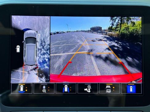 Used 2022 Chevrolet Equinox RS w/ Infotainment Package image 23