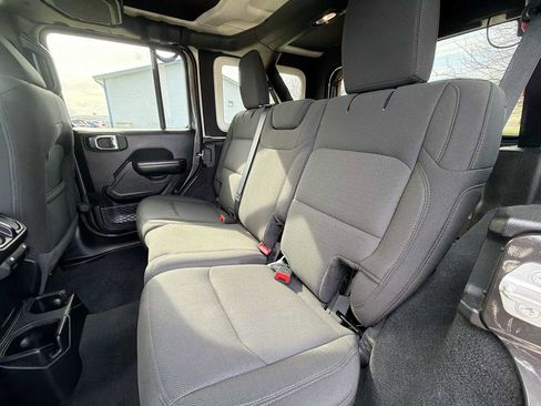 Used 2021 Jeep Wrangler Unlimited Sport image 16