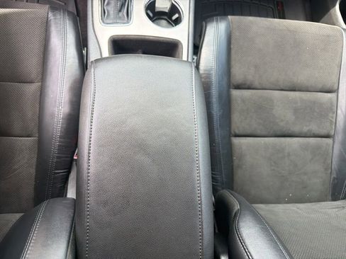 Used 2019 Jeep Grand Cherokee Altitude RWD image 42