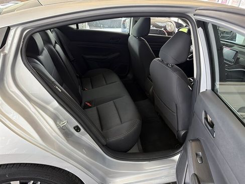 Used 2024 Nissan Altima 2.5 SV FWD image 15