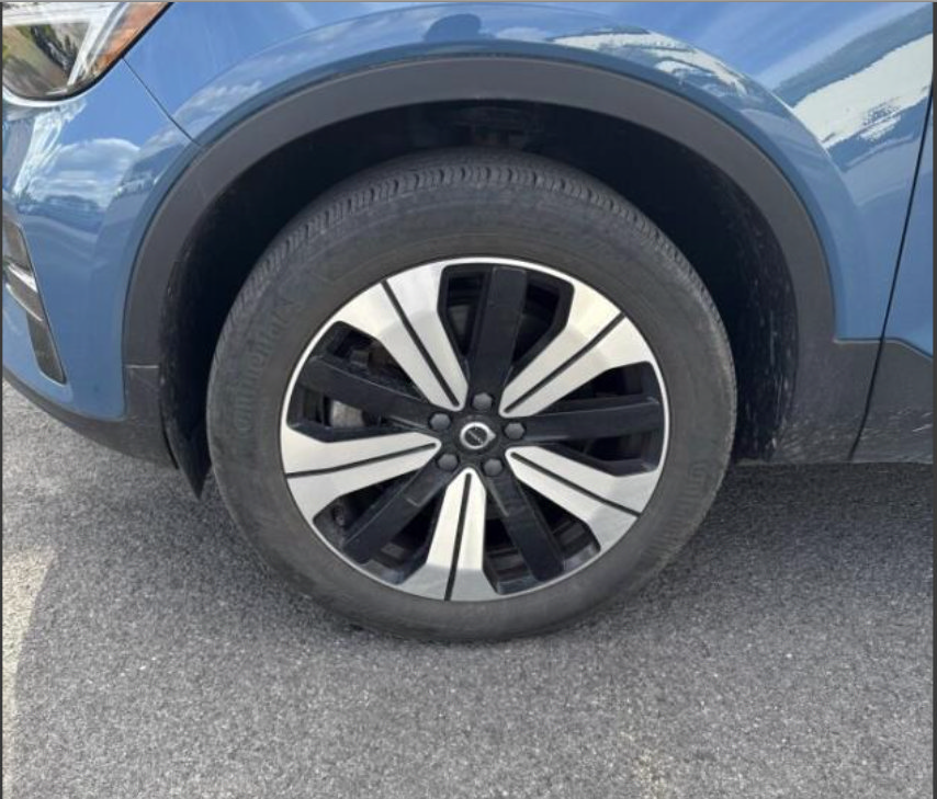 Used 2023 Volvo C40 Recharge Core AWD/4WD image 17