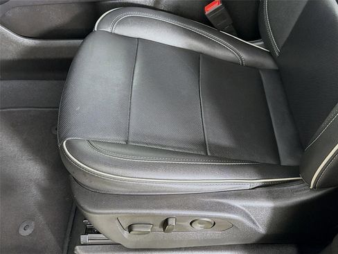 Used 2024 GMC Yukon SLT image 19