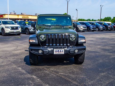 Used 2022 Jeep Wrangler Unlimited Sport AWD/4WD image 2