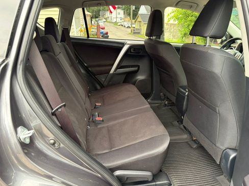 Used 2018 Toyota RAV4 LE w/ All Weather Liner Package AWD/4WD image 24