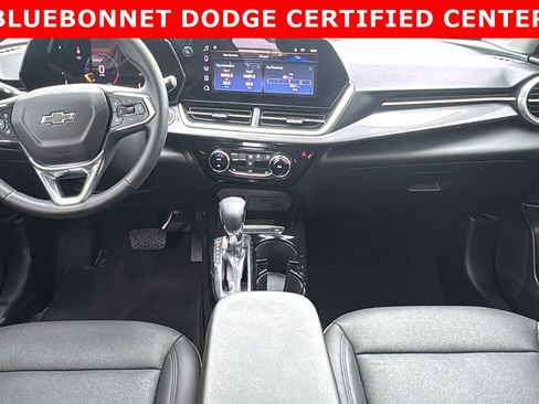 Used 2025 Chevrolet Trax ACTIV w/ Sunroof Package image 17