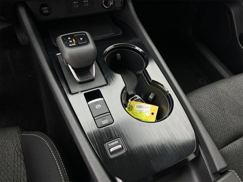 Certified 2024 Nissan Rogue SV image 17