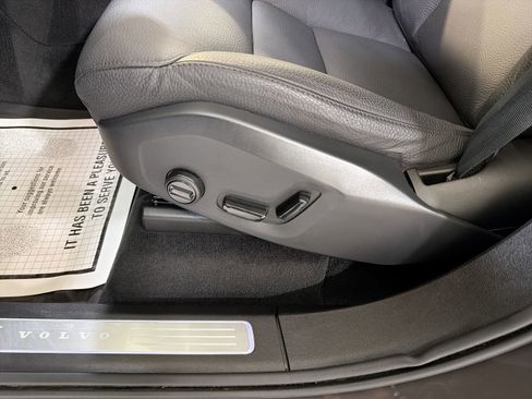 Used 2024 Volvo XC90 B5 Plus image 11