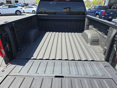 Used 2025 GMC Sierra 1500 AT4 w/ AT4 Premium Package AWD/4WD image 27