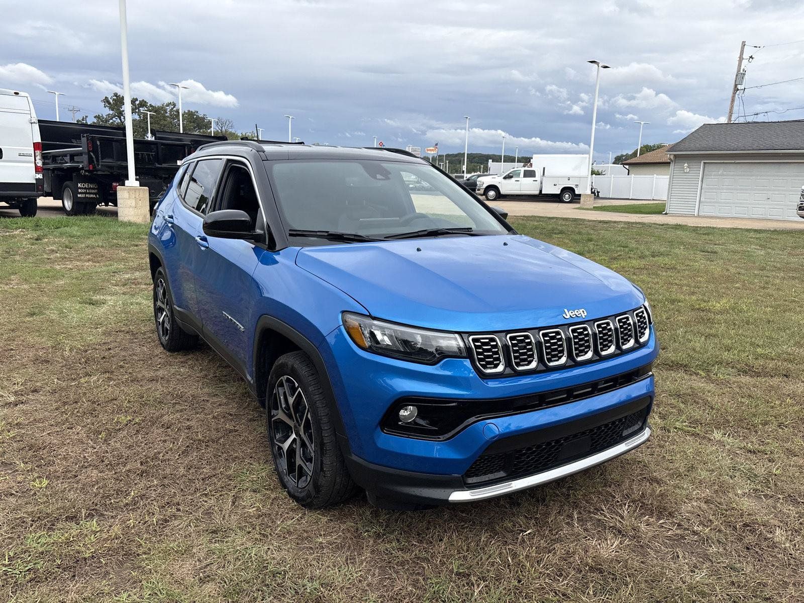 Used 2025 Jeep Compass Limited AWD/4WD image 3