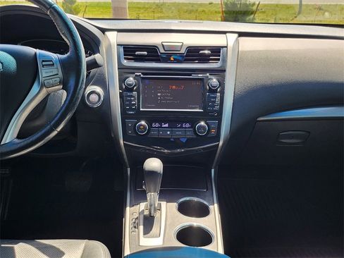 Used 2013 Nissan Altima 2.5 SL w/ Technology Pkg image 17