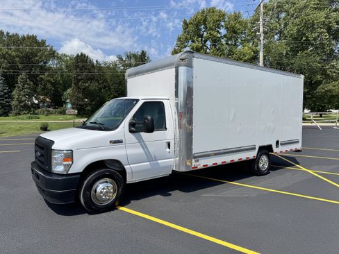 Used 2023 Ford E-350 and Econoline 350 Super Duty w/ Driver's Safety Package RWD image 2