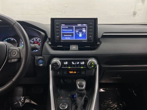Used 2022 Toyota RAV4 SE w/ Convenience Package AWD/4WD image 21