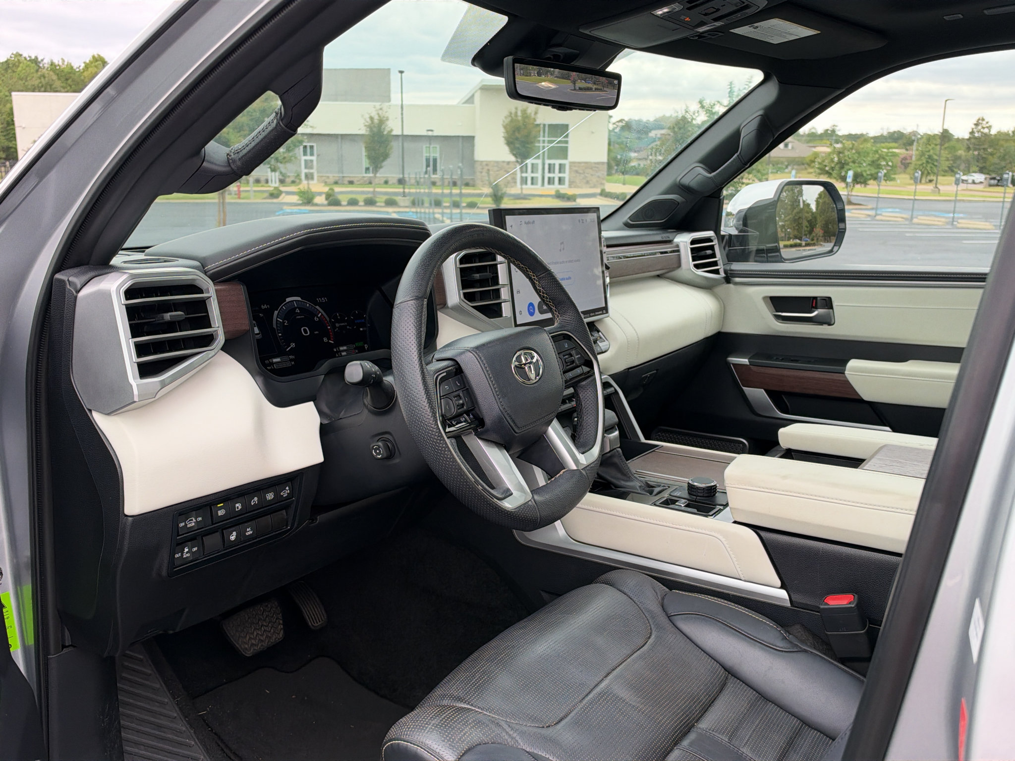 Used 2023 Toyota Sequoia Capstone AWD/4WD image 11