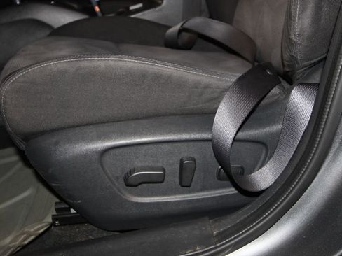 Used 2016 Nissan Rogue SV w/ SV Premium Package image 7